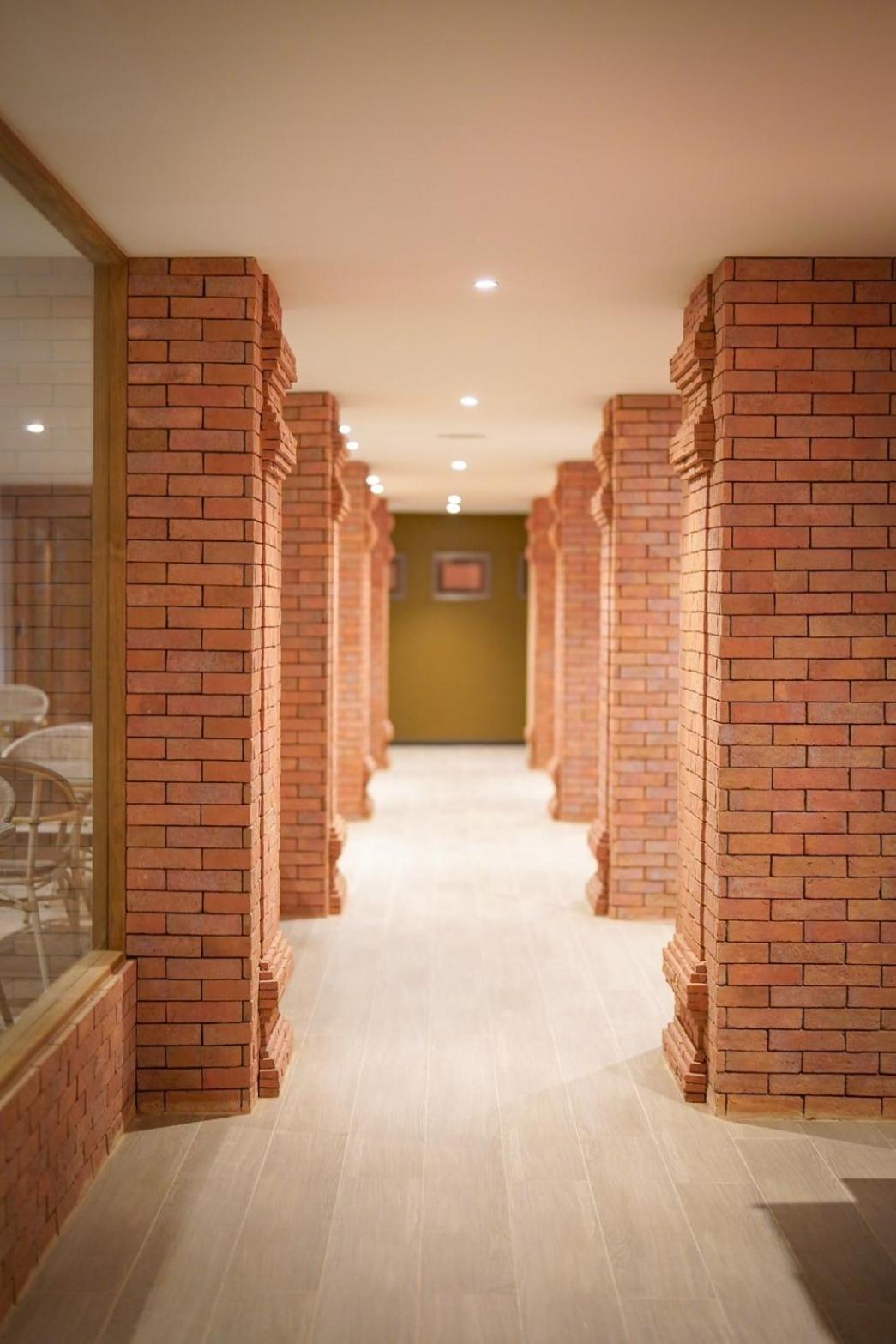 Hotel March & Riverside 4*