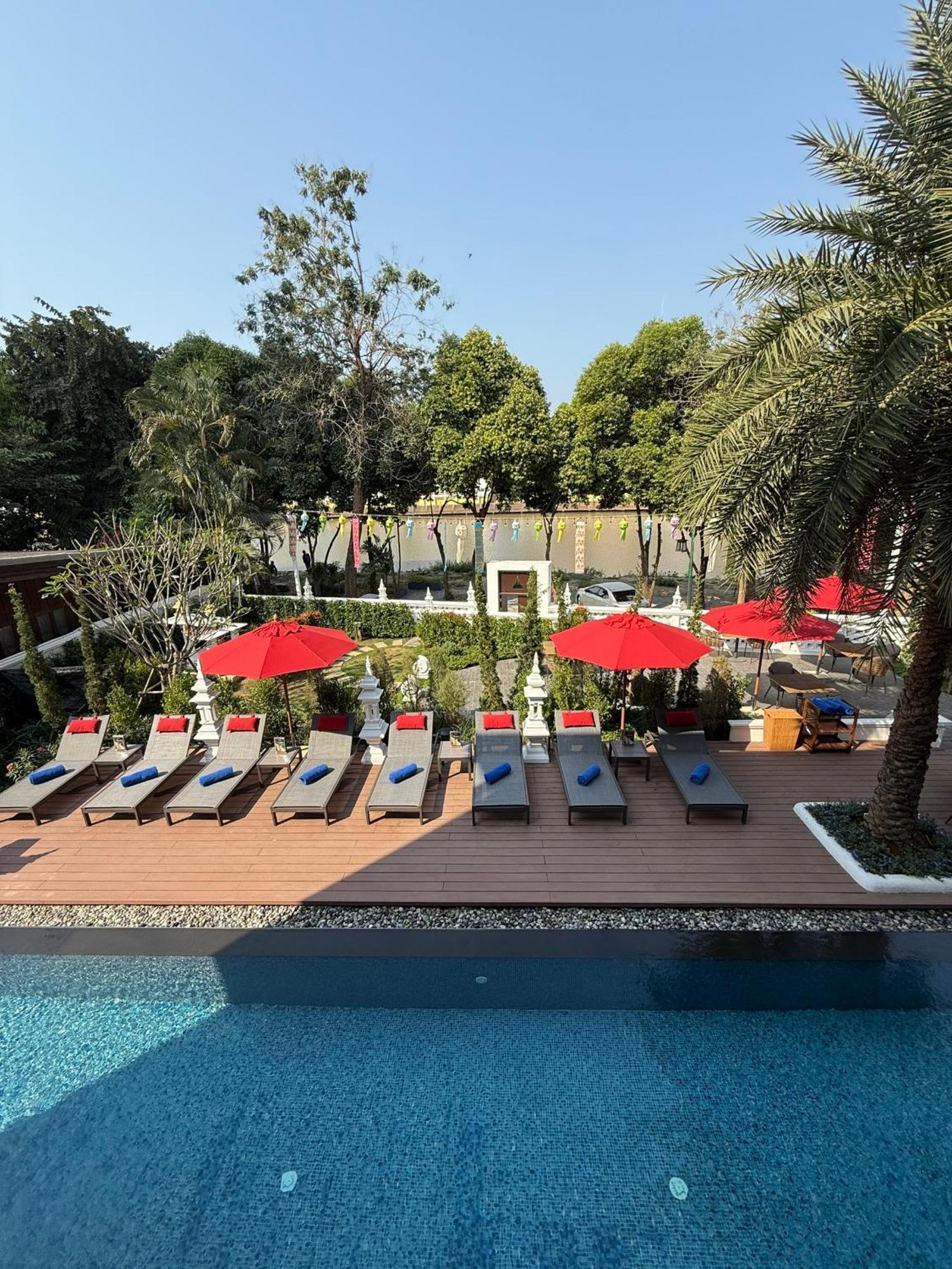 Hotel March & Riverside Chiang Mai